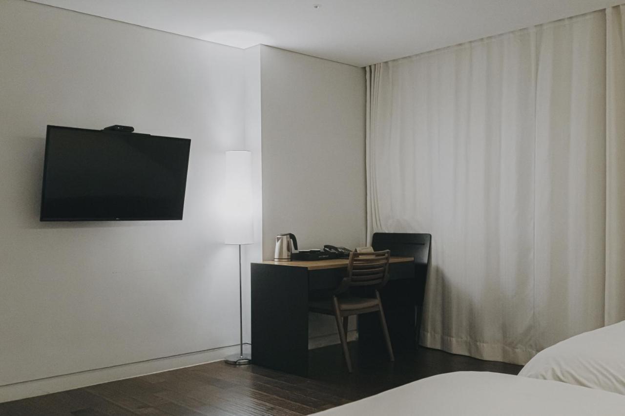 Acc Design Hotel Gwangju Metropolitan City ภายนอก รูปภาพ