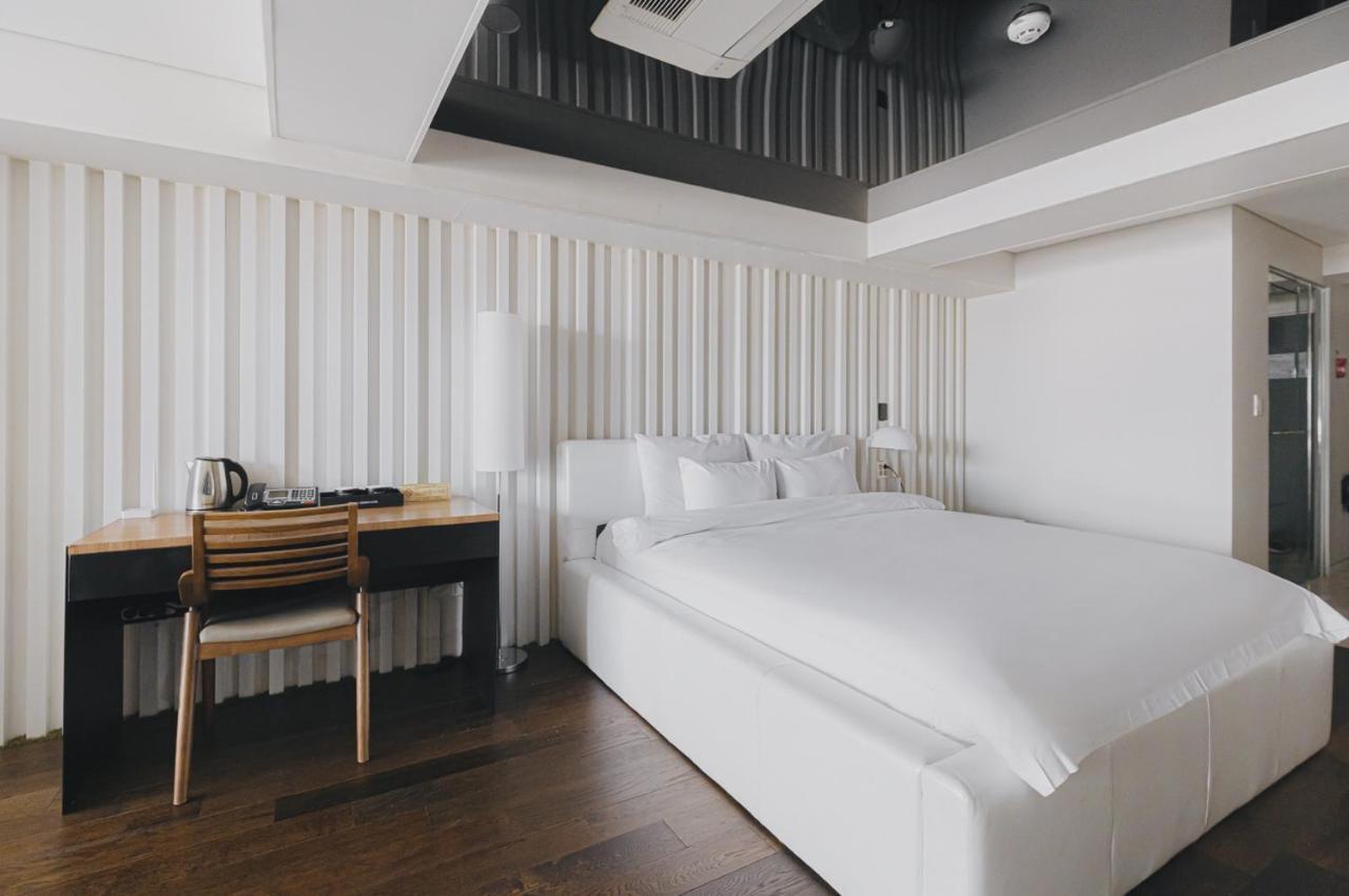 Acc Design Hotel Gwangju Metropolitan City ภายนอก รูปภาพ