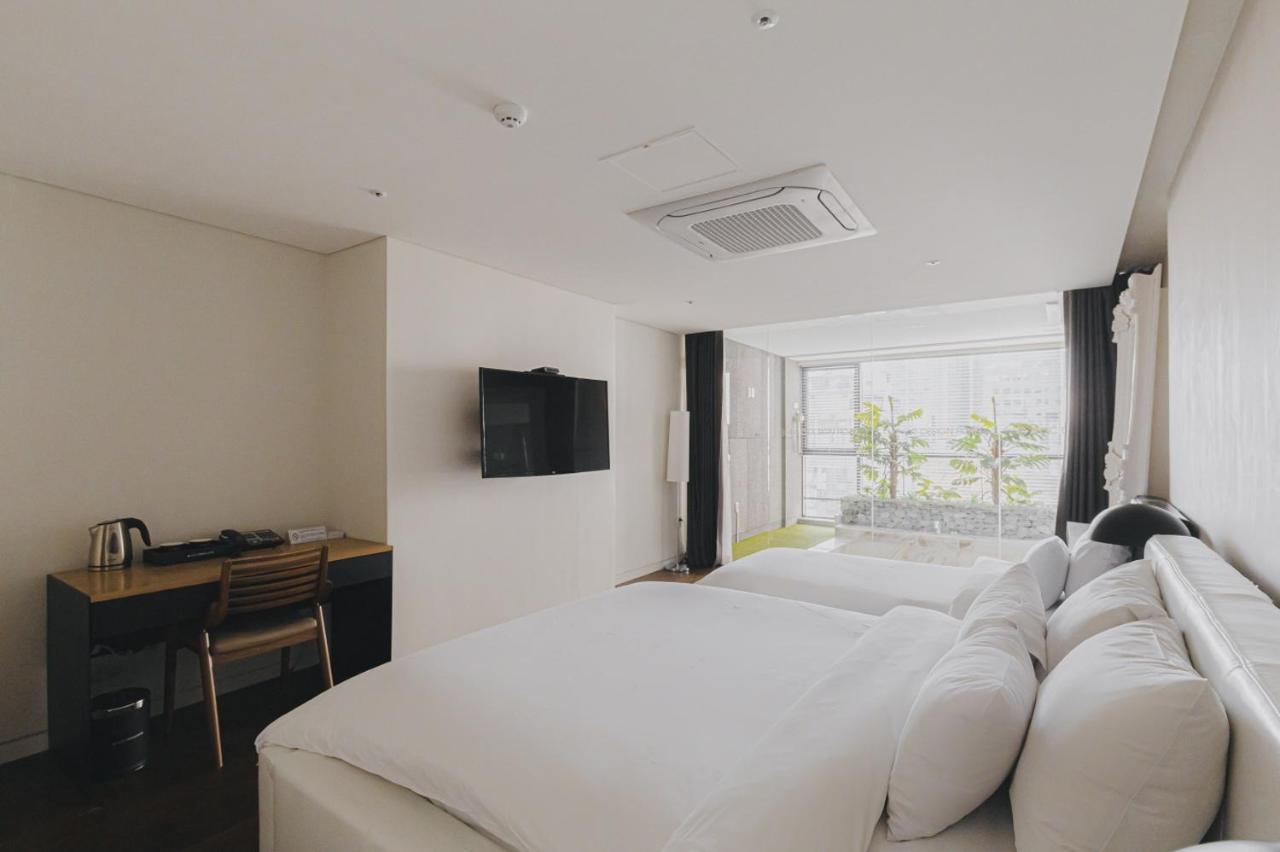 Acc Design Hotel Gwangju Metropolitan City ภายนอก รูปภาพ